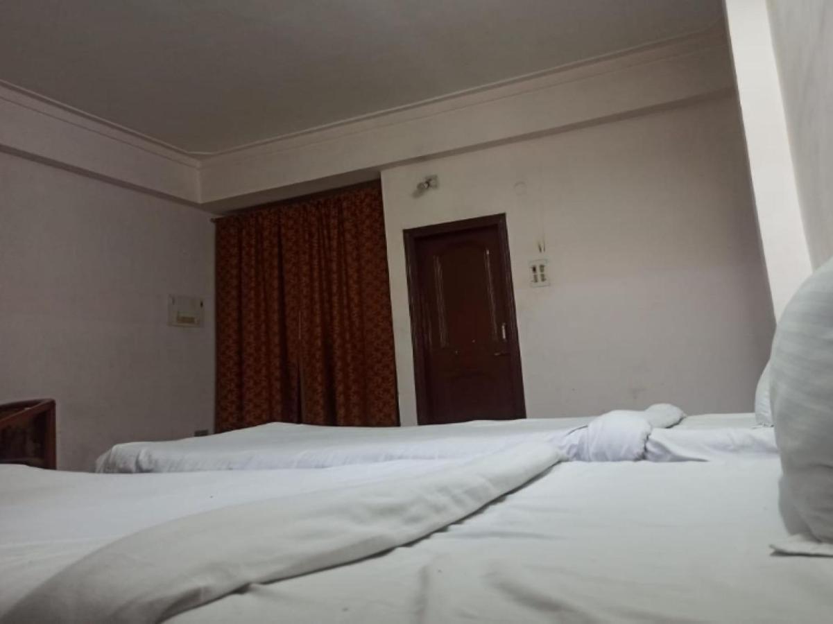 Oyo 80830 Hotel Buddha International Бодх Гая Екстериор снимка